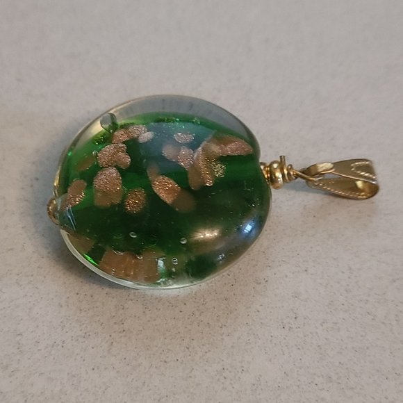 Green Glass Pendant with Gold Sparkle Detailing - Picture 6 of 7